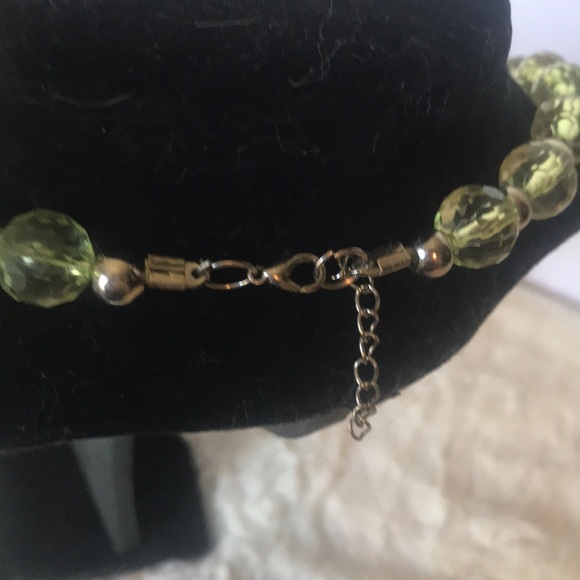 “GREEN BEADED” Necklace . - Picture 5 of 8